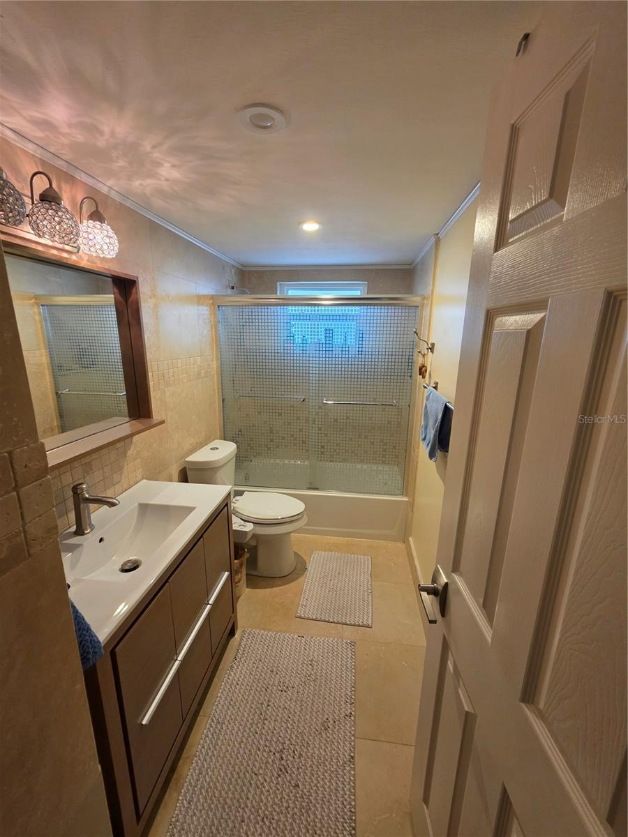 Image 21 of 41 For 2310 Medford Lane