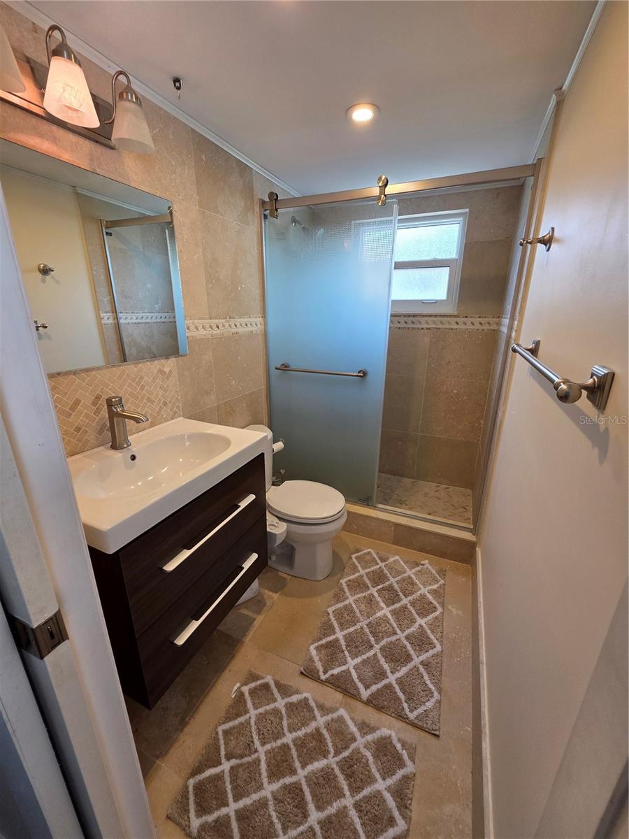 Image 4 of 41 For 2310 Medford Lane