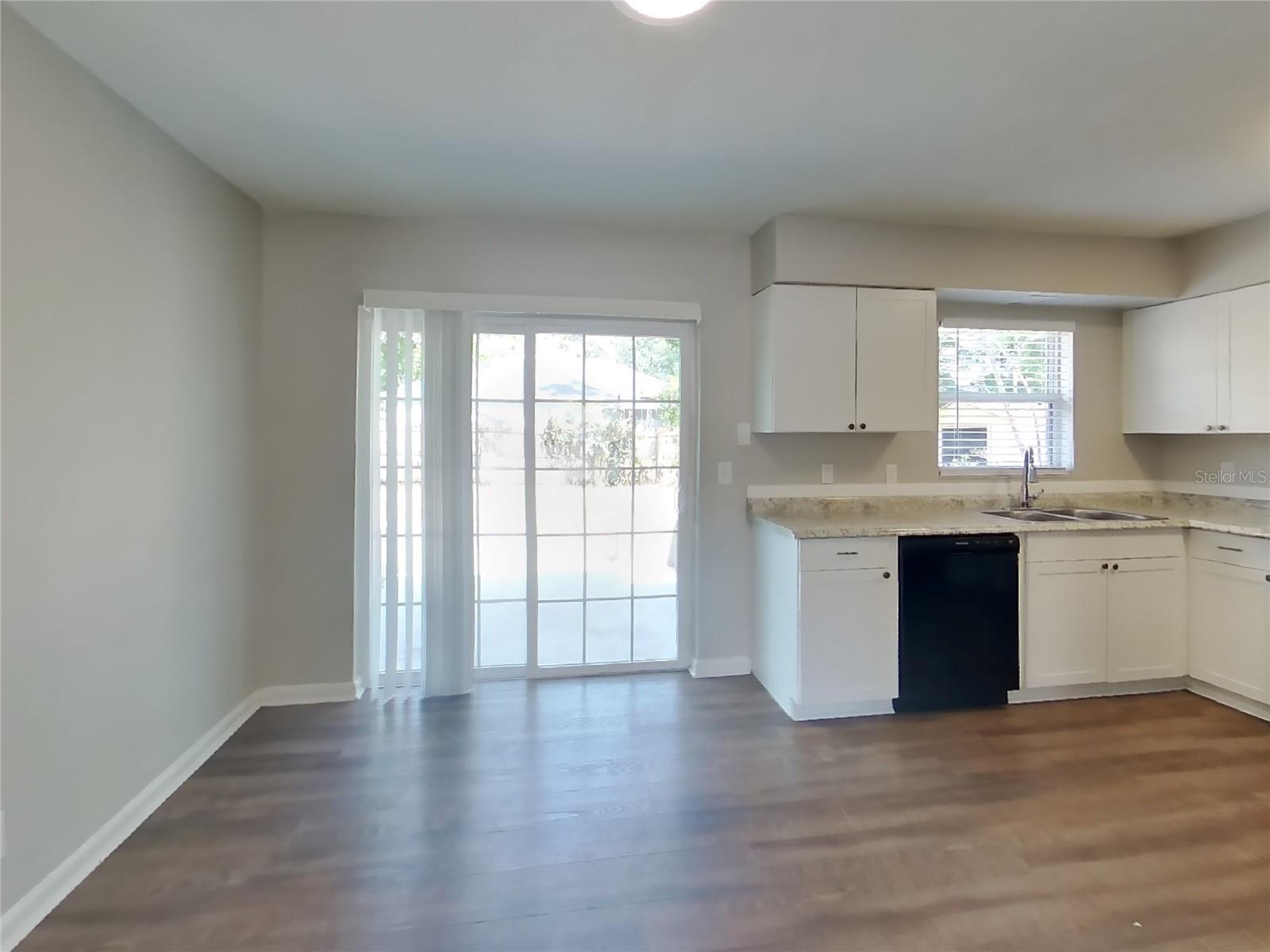 Image 4 of 16 For 607 Falkirk Avenue