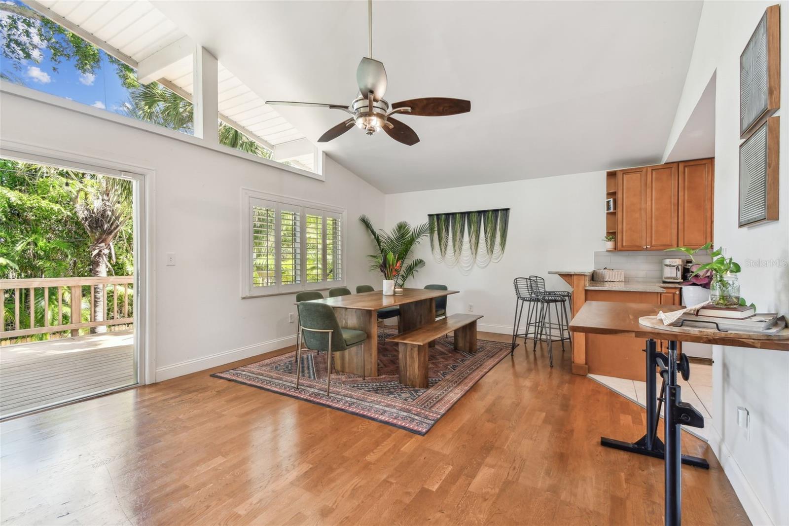 Image 42 of 77 For 1735 Maryland Avenue Ne