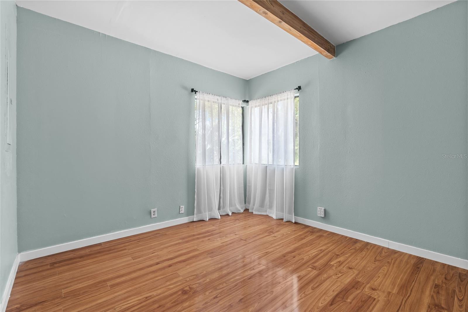 Image 18 of 49 For 18816 Carr Dr