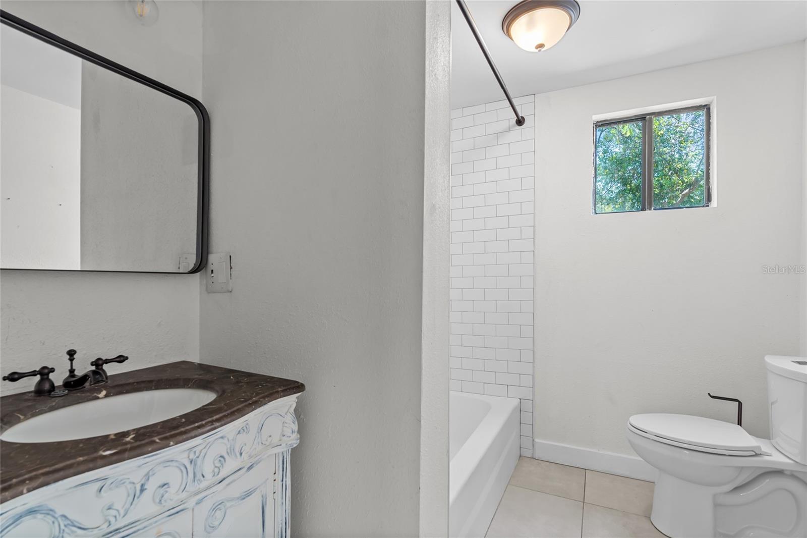 Image 19 of 49 For 18816 Carr Dr