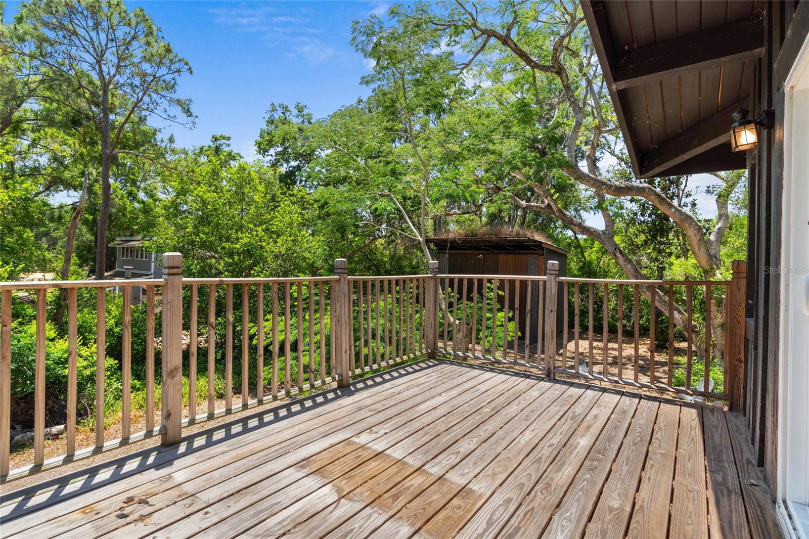 Image 34 of 49 For 18816 Carr Dr