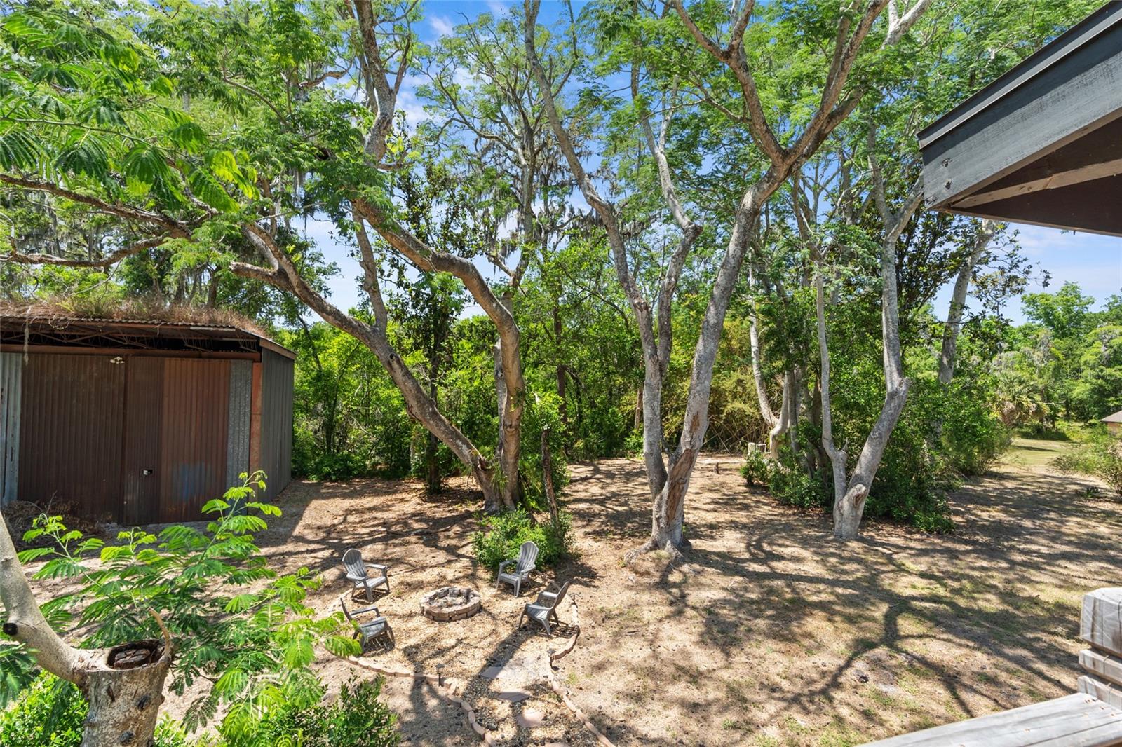 Image 36 of 49 For 18816 Carr Dr