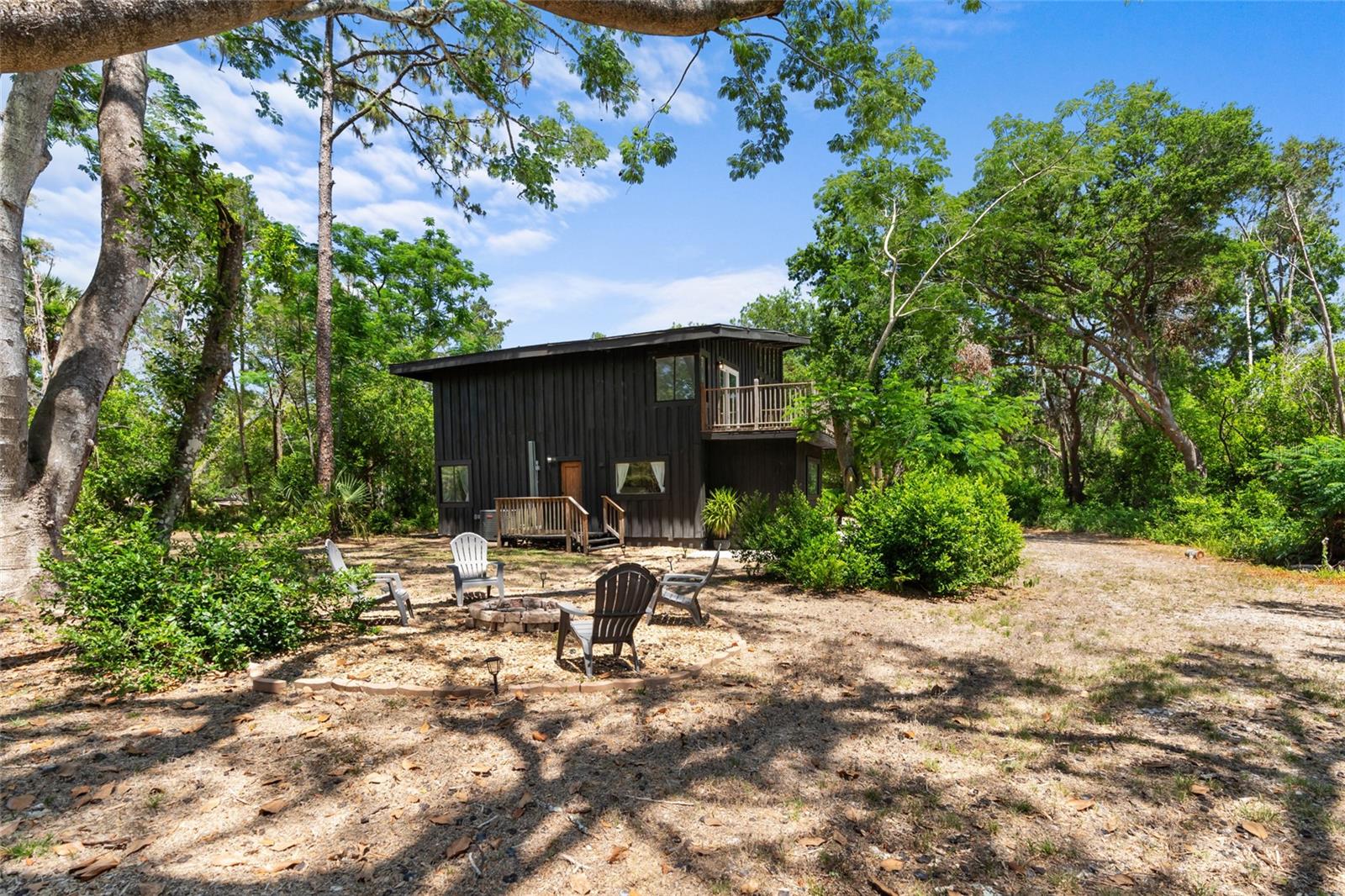 Image 43 of 49 For 18816 Carr Dr