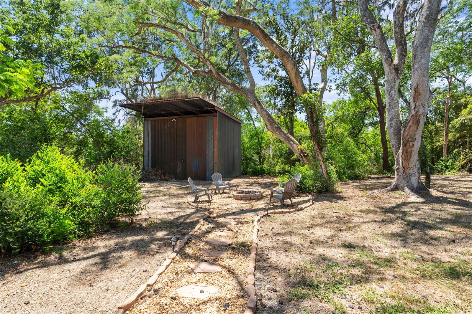 Image 44 of 49 For 18816 Carr Dr