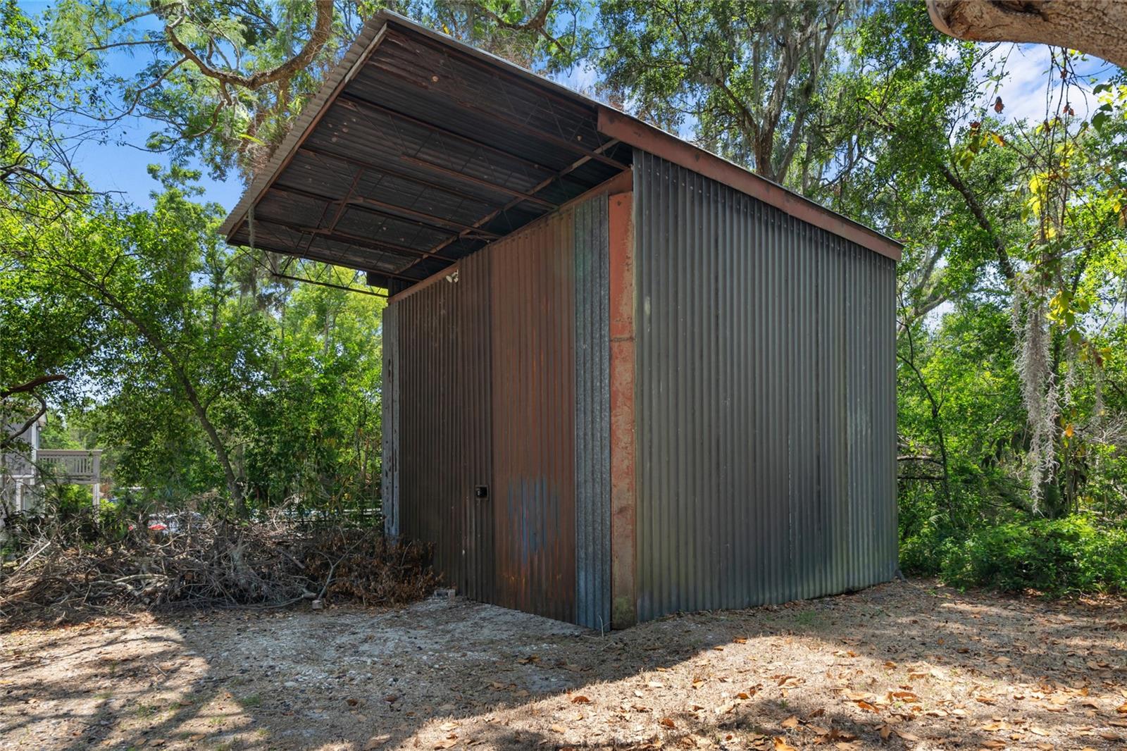 Image 45 of 49 For 18816 Carr Dr