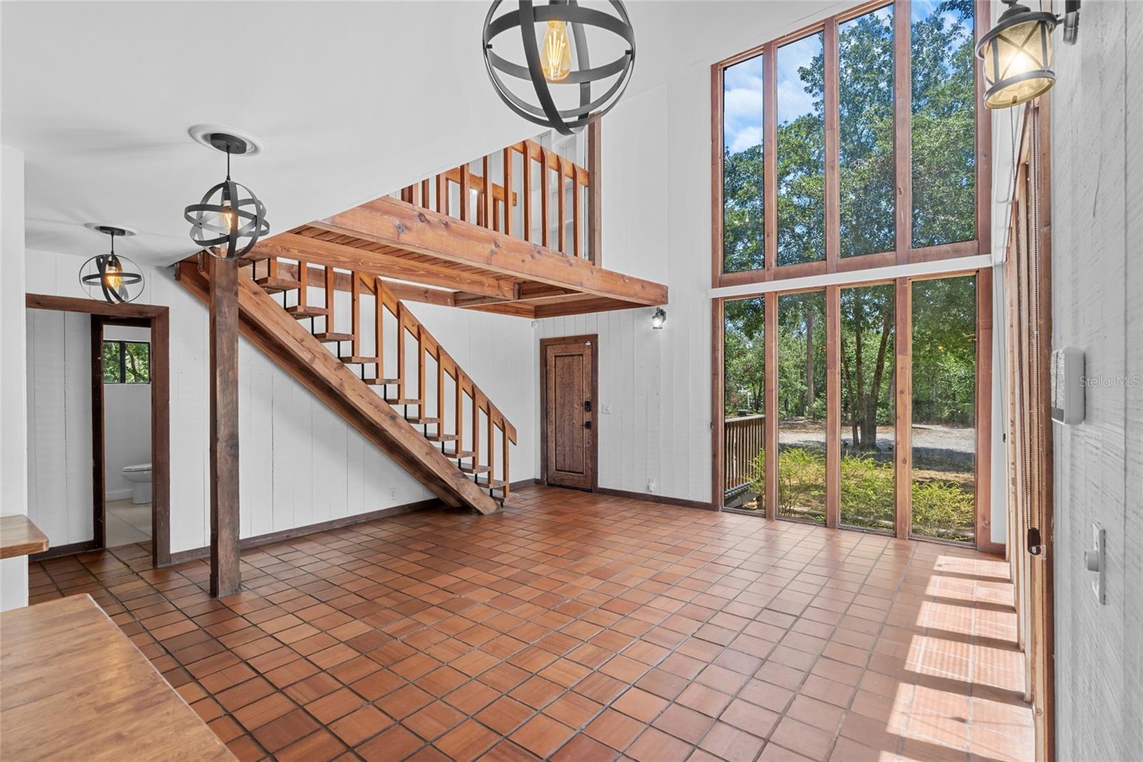 Image 7 of 49 For 18816 Carr Dr