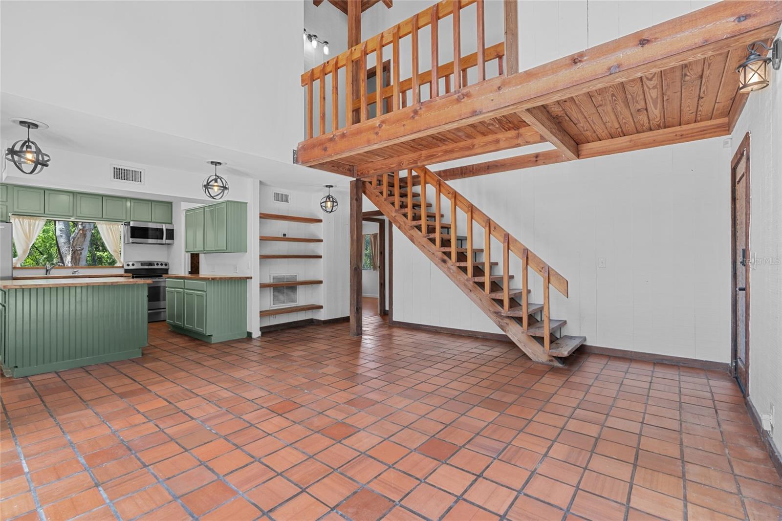 Image 8 of 49 For 18816 Carr Dr