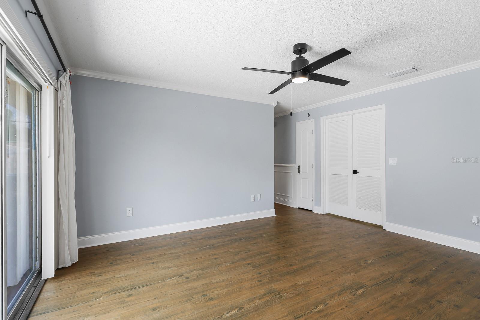 Listing photo id 10 for 1227 Tuxford Drive
