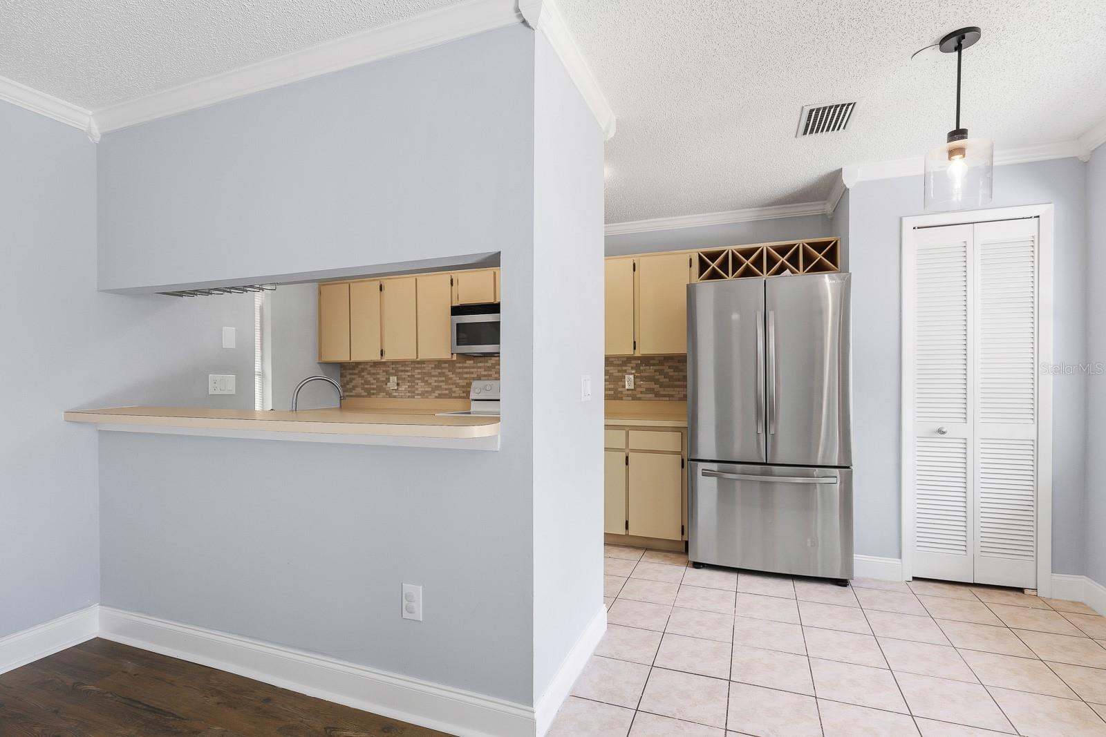 Listing photo id 12 for 1227 Tuxford Drive