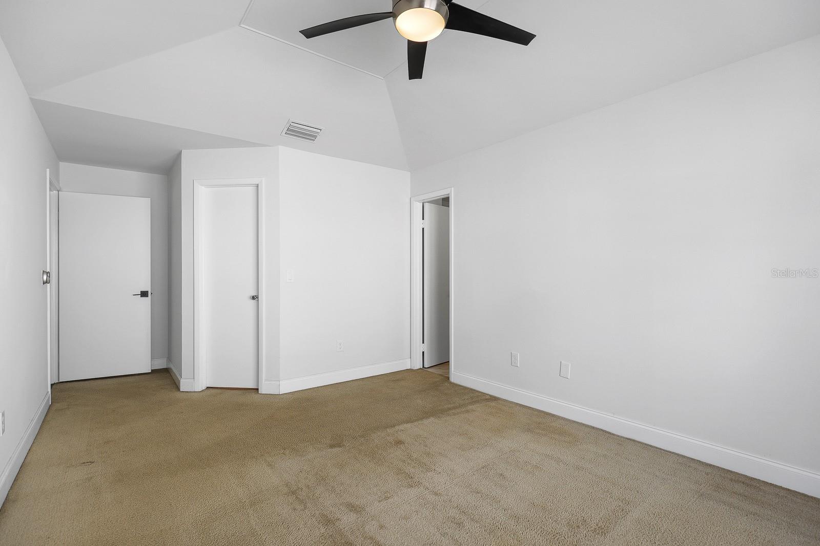 Listing photo id 20 for 1227 Tuxford Drive