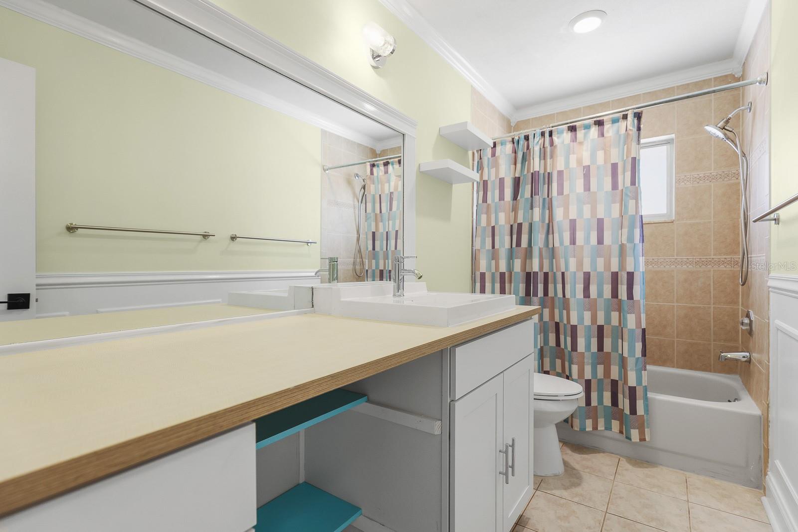 Listing photo id 25 for 1227 Tuxford Drive