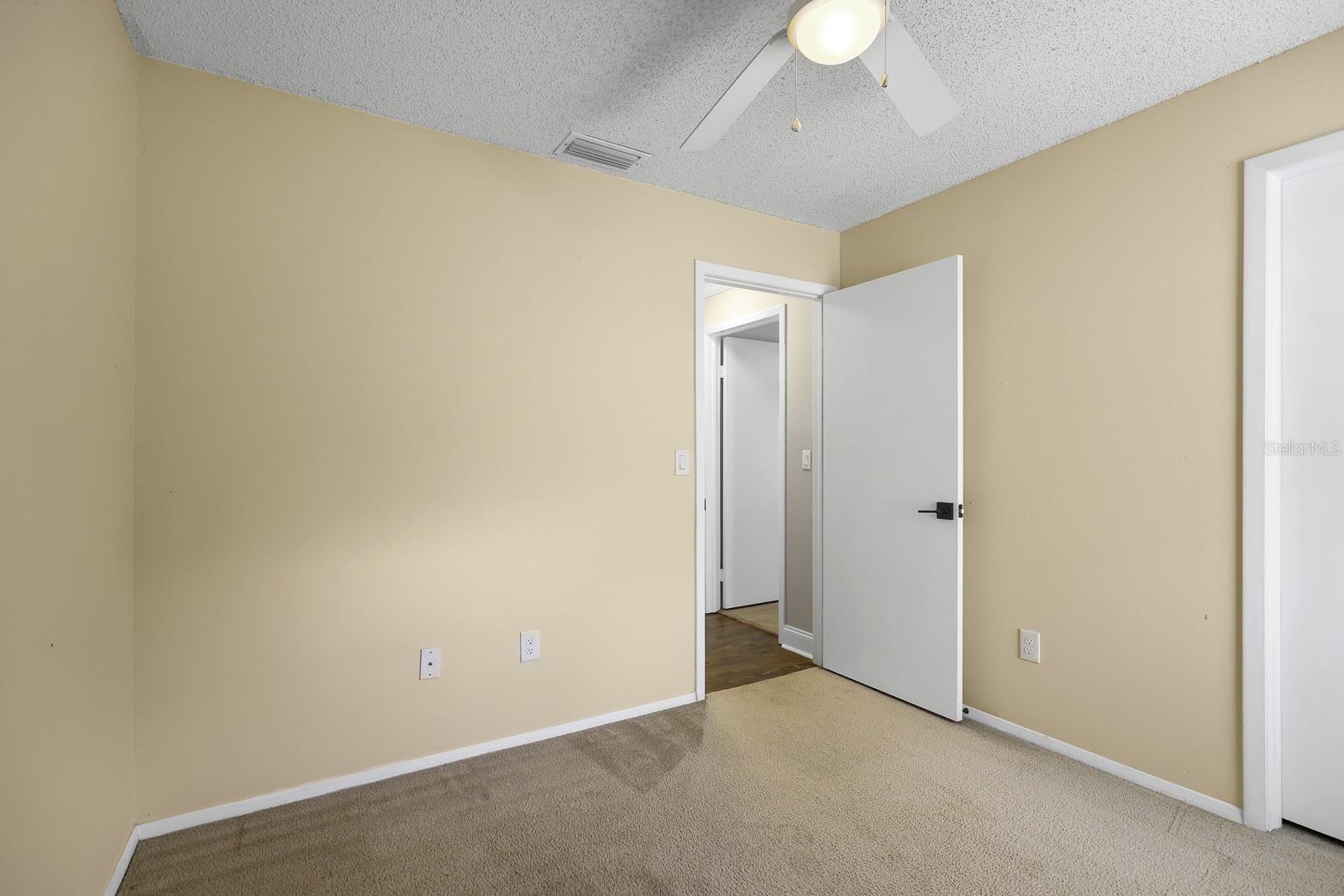 Listing photo id 27 for 1227 Tuxford Drive