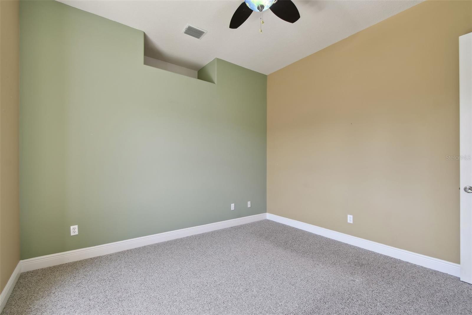 Image 55 of 93 For 2605 59th Street S