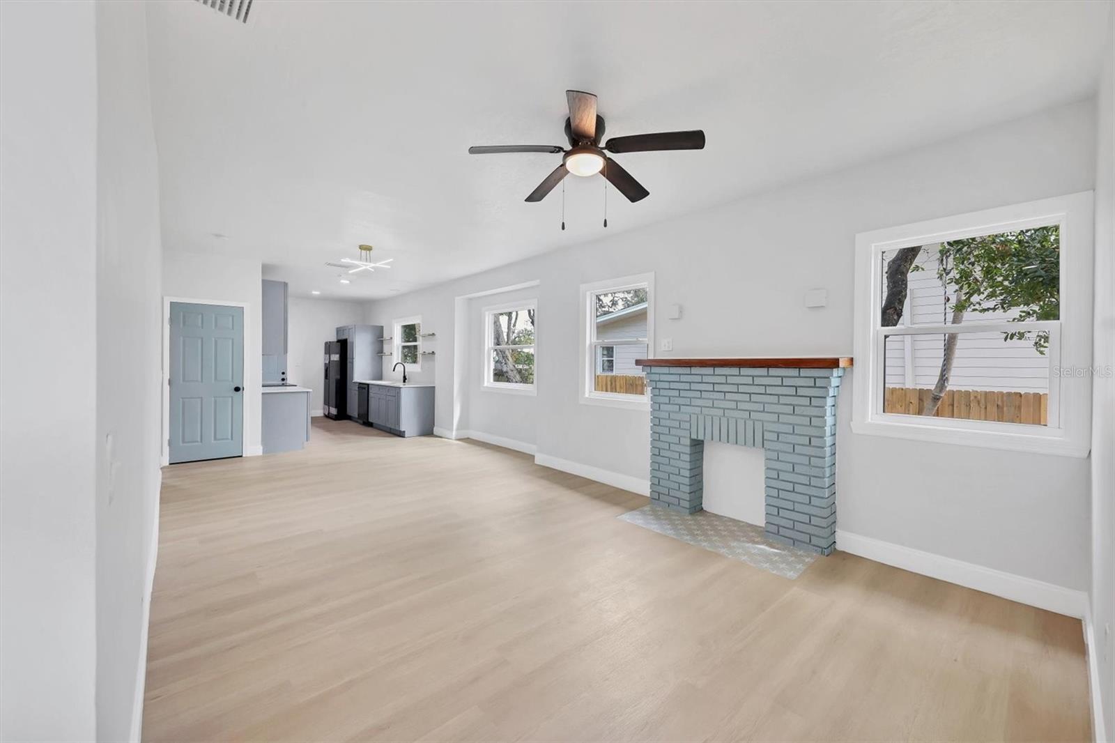 Image 8 of 20 For 1045 22nd Avenue N