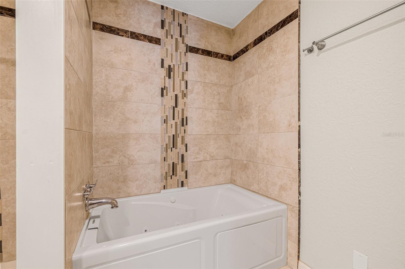 Image 22 of 25 For 3301 9th Avenue N