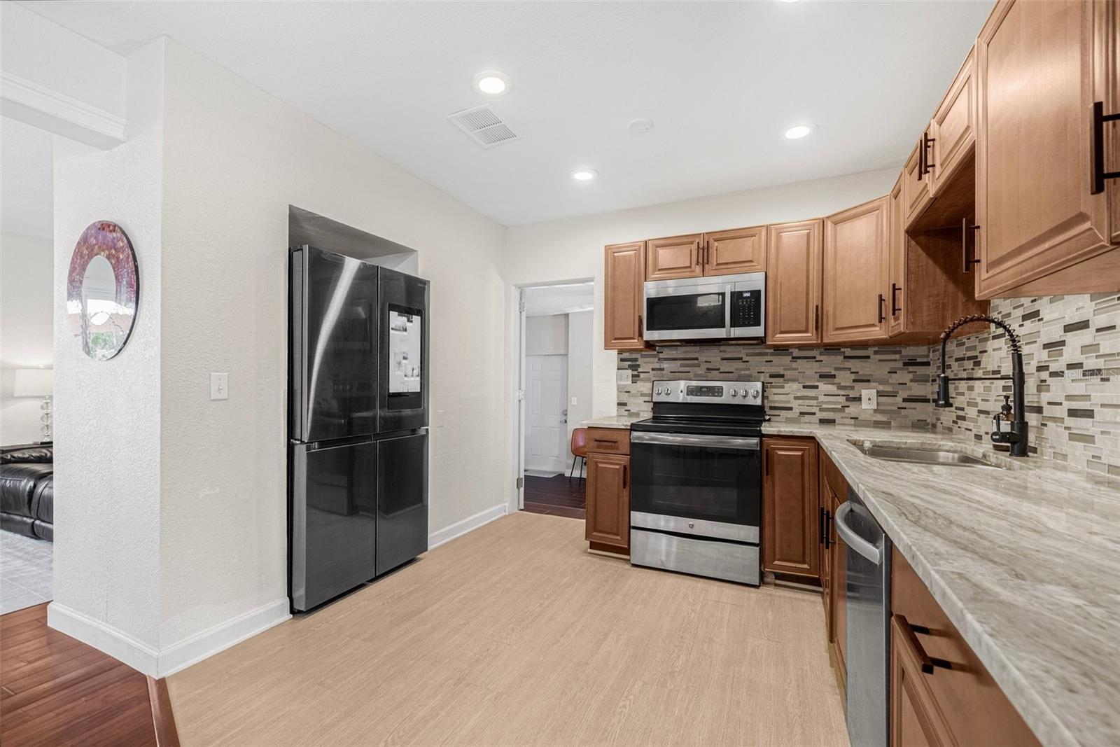 Image 5 of 25 For 3301 9th Avenue N