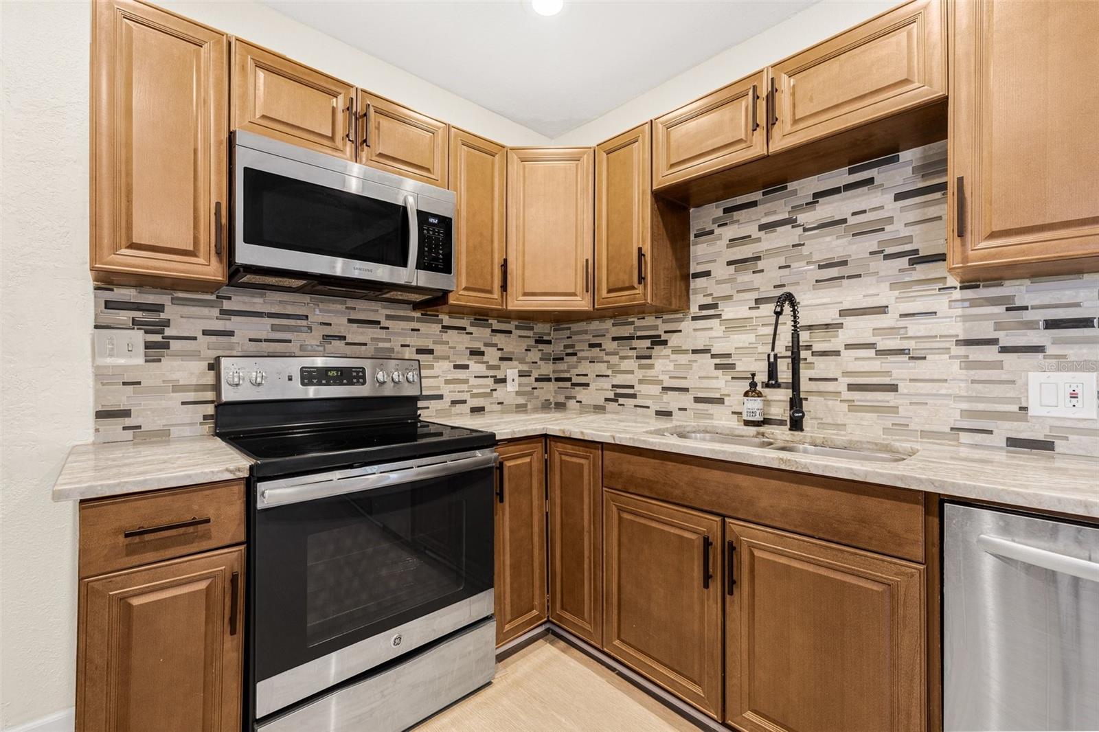 Image 7 of 25 For 3301 9th Avenue N