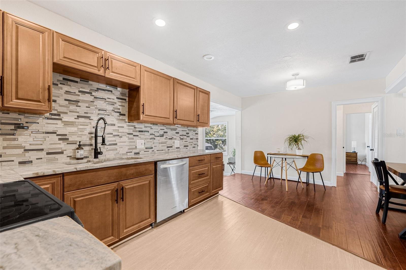 Image 8 of 25 For 3301 9th Avenue N