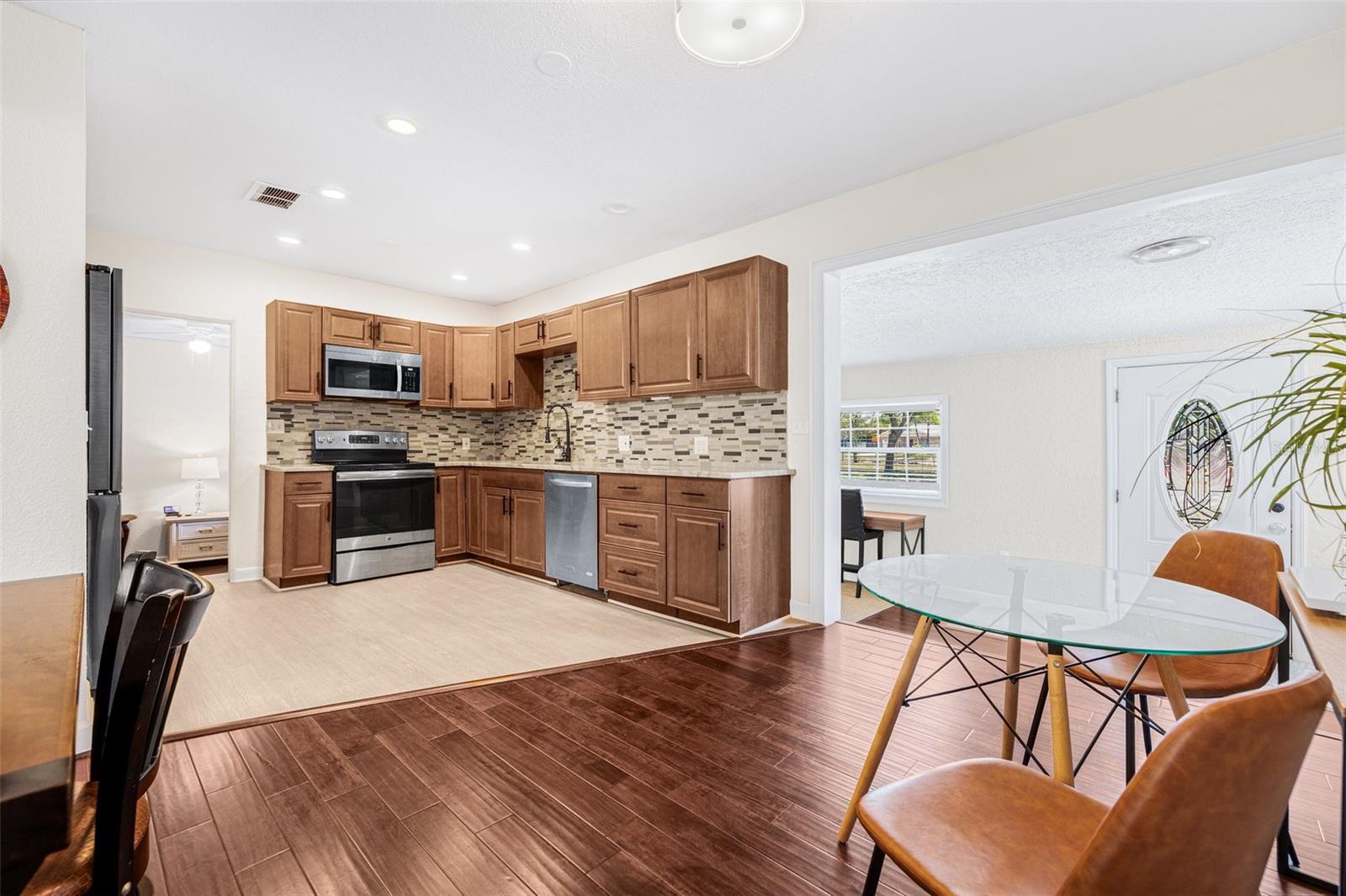 Image 9 of 25 For 3301 9th Avenue N