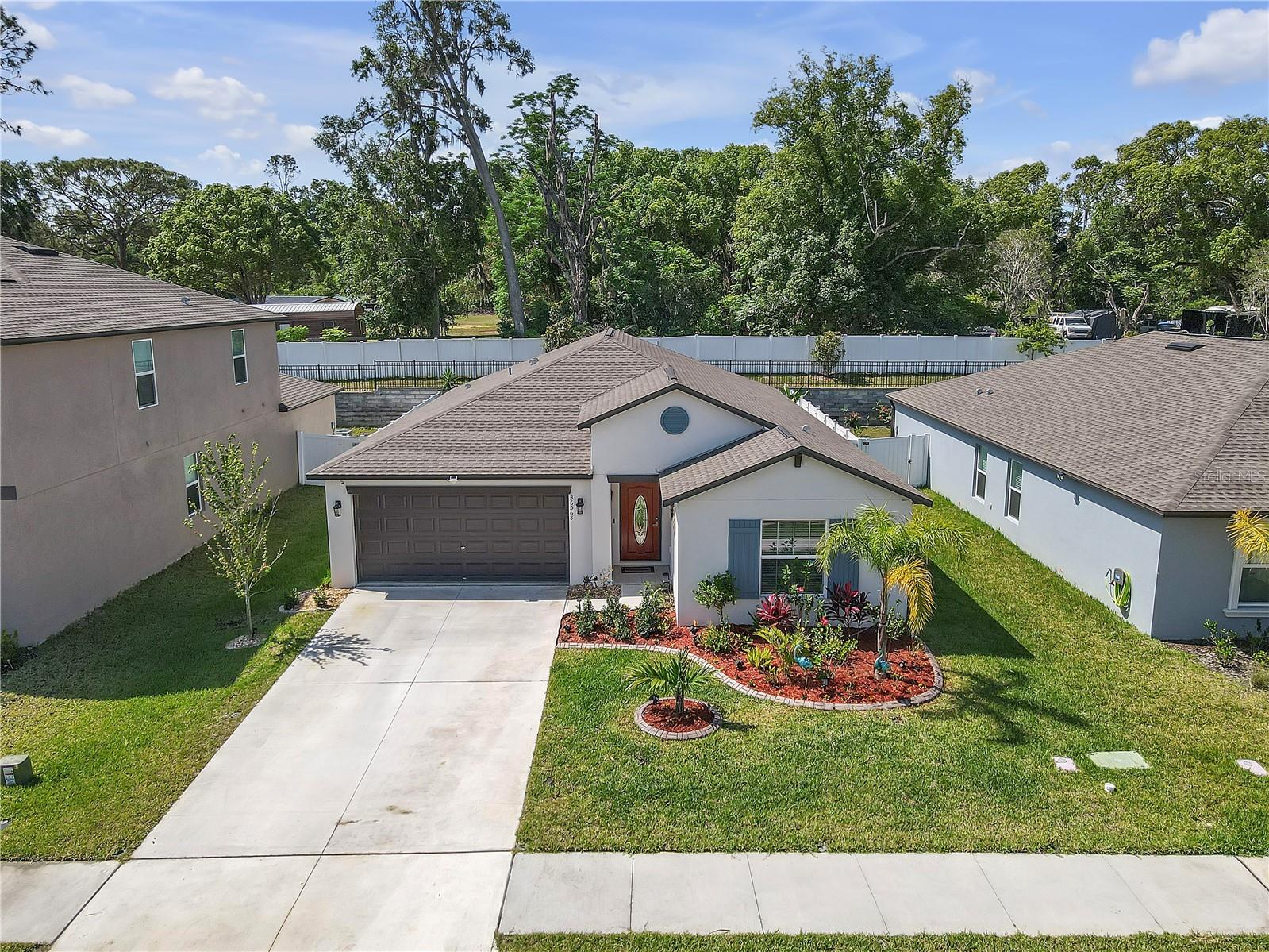 Listing photo id 2 for 36568 Garden Wall Way