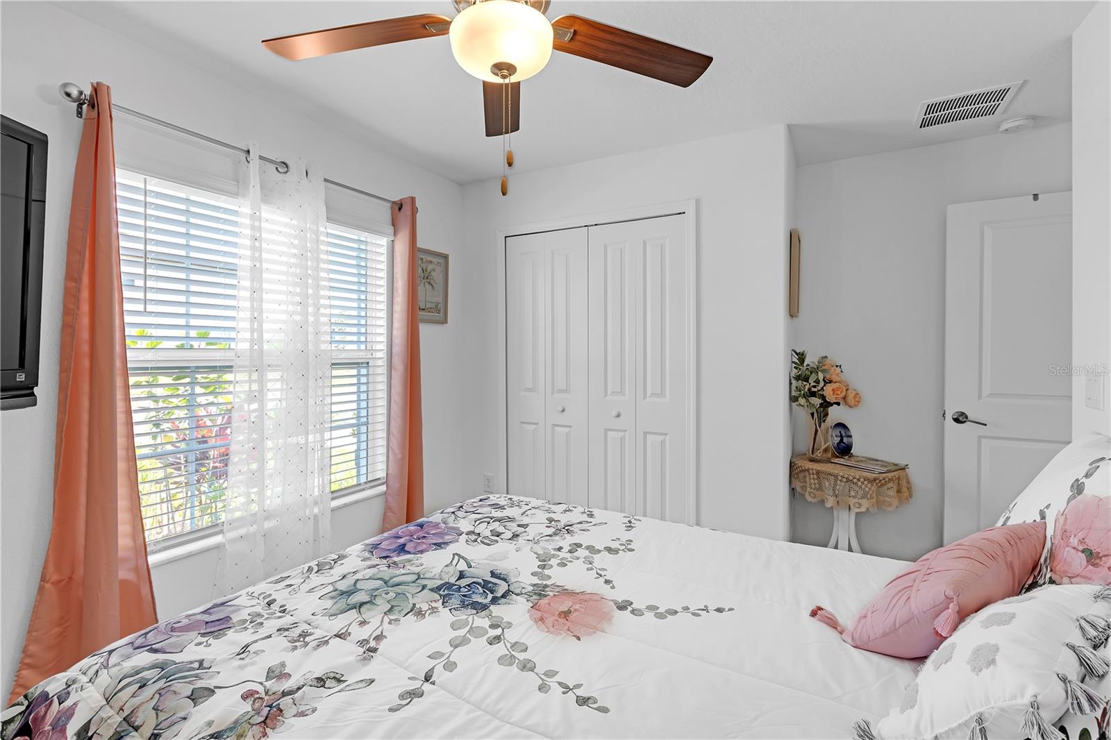 Listing photo id 5 for 36568 Garden Wall Way