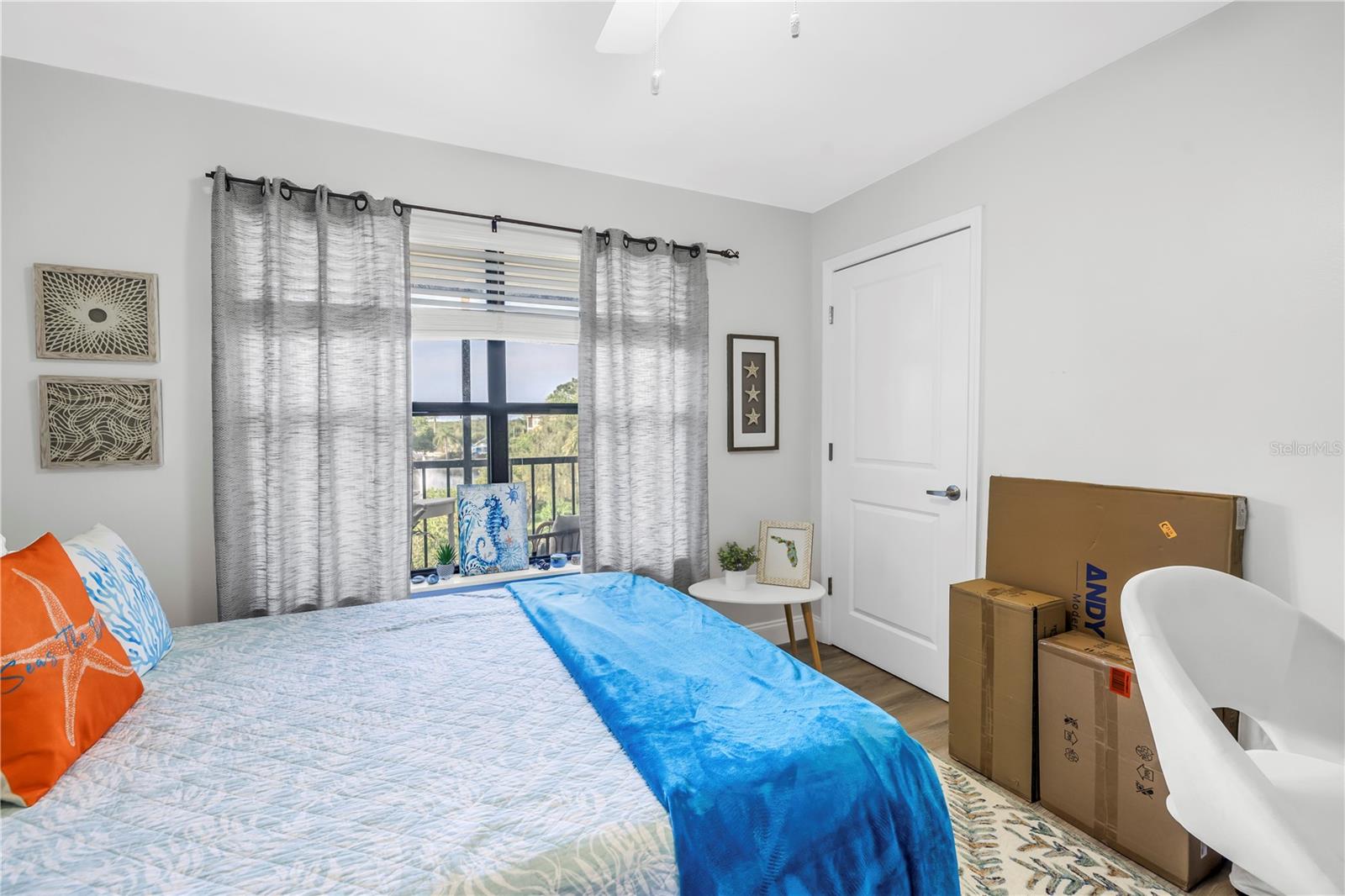 Image 15 of 36 For 11901 4th Street N 9307