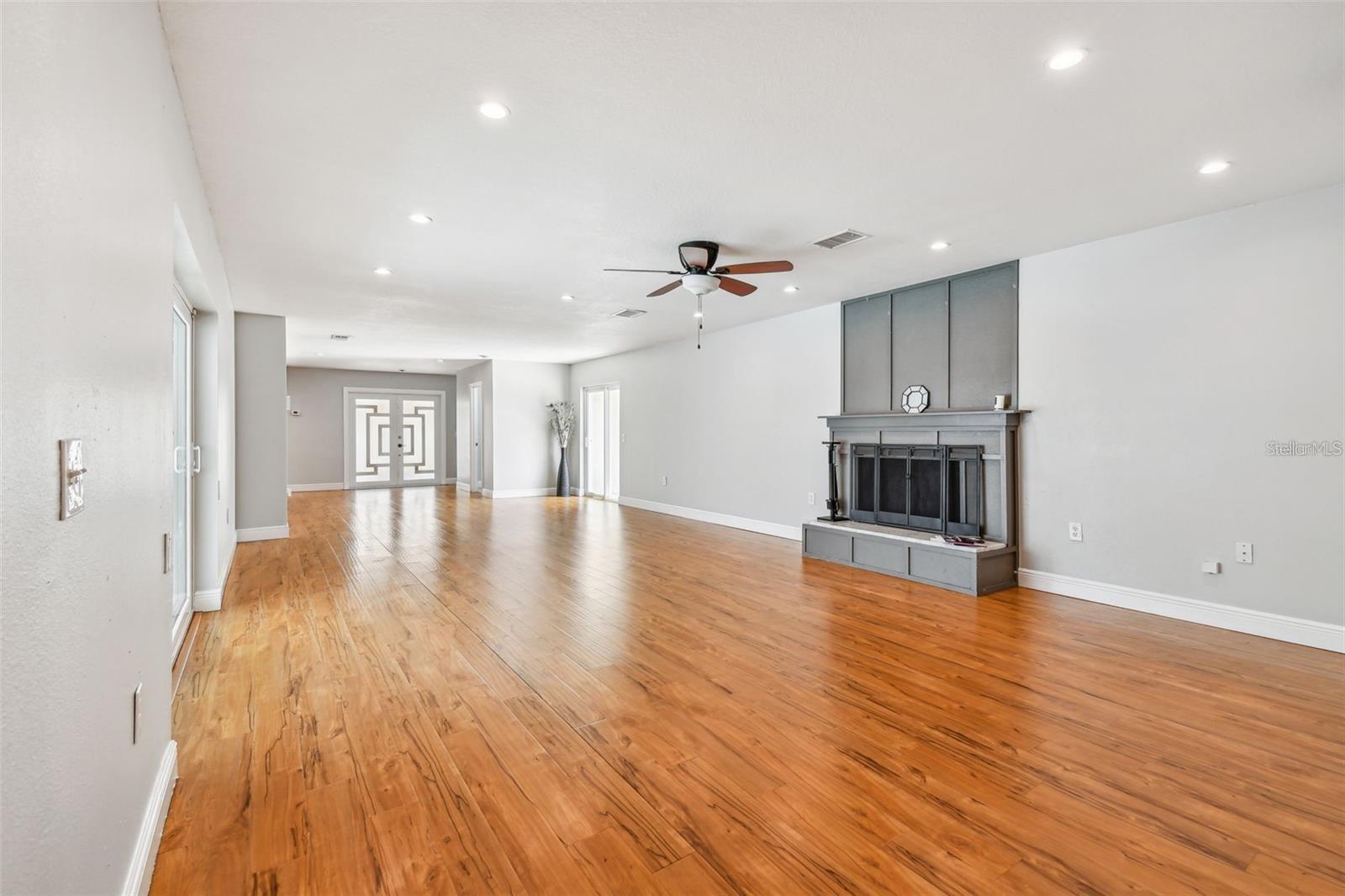 Image 12 of 39 For 1302 Brandonwood Drive