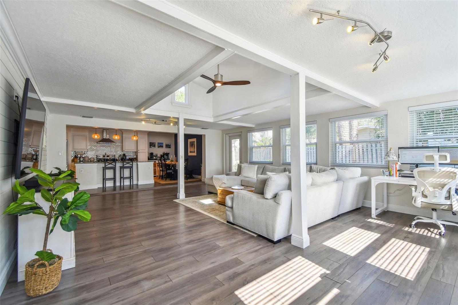 Image 12 of 29 For 13749 80th Avenue