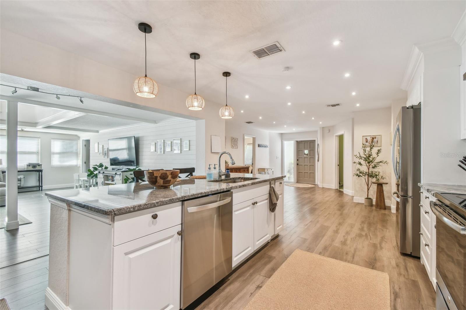 Image 4 of 29 For 13749 80th Avenue