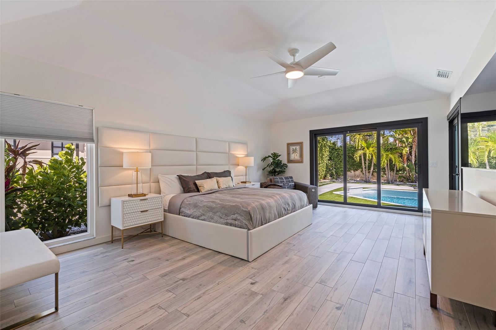 Image 18 of 47 For 7108 Pelican Island Drive