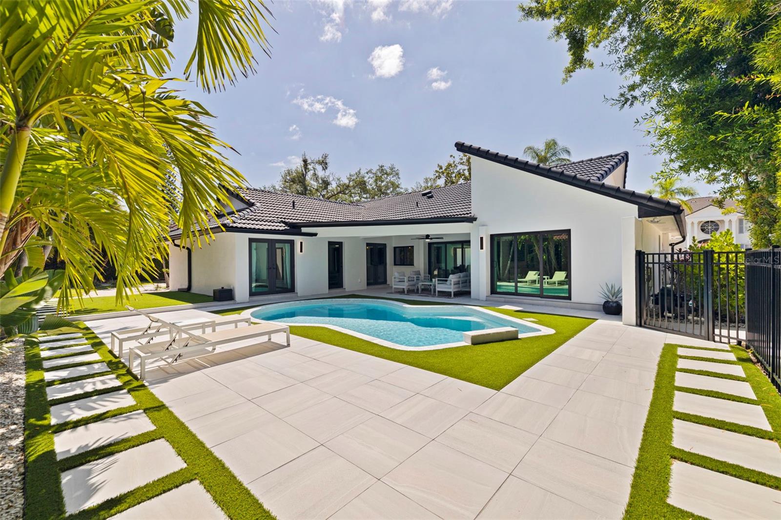 Image 3 of 47 For 7108 Pelican Island Drive