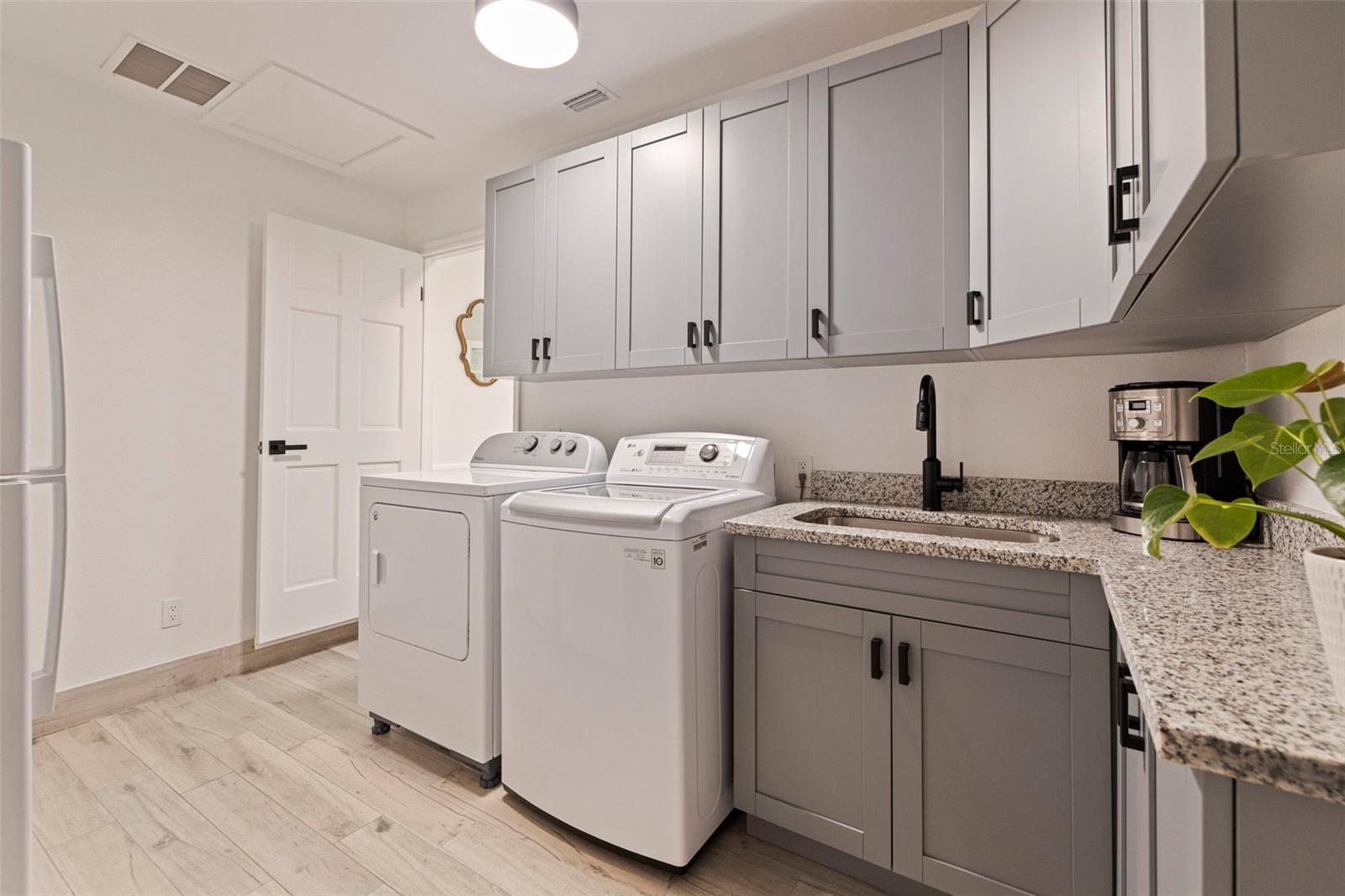 Image 32 of 47 For 7108 Pelican Island Drive