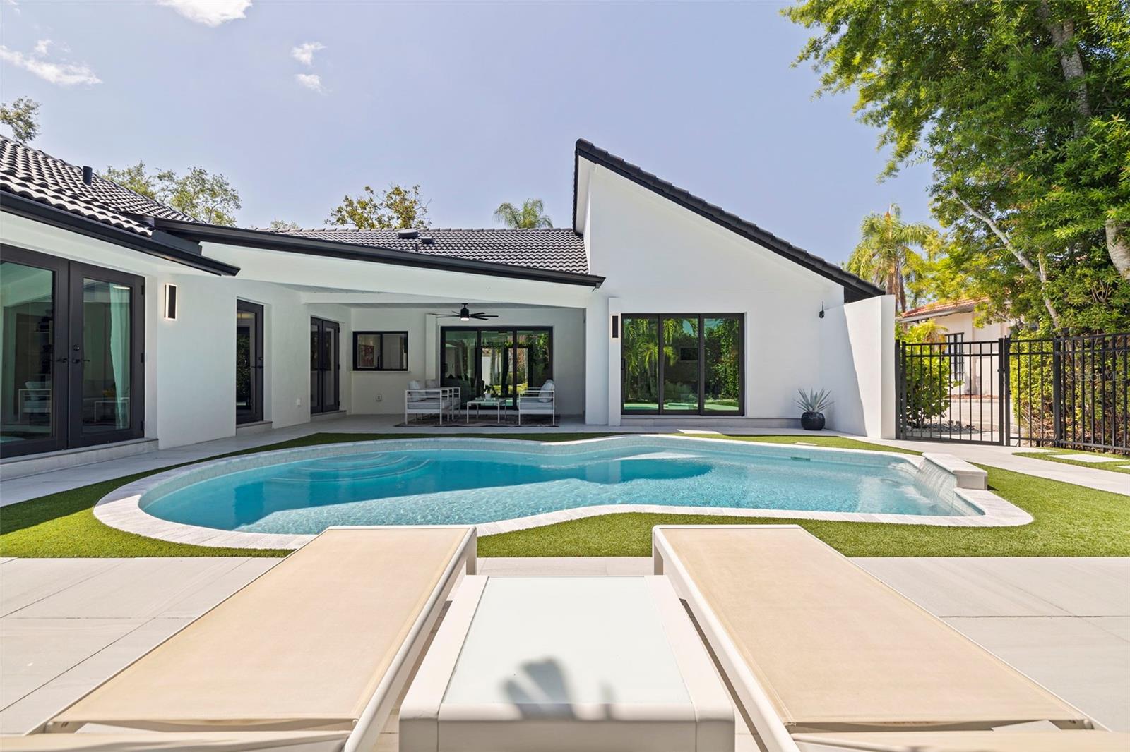 Image 35 of 47 For 7108 Pelican Island Drive