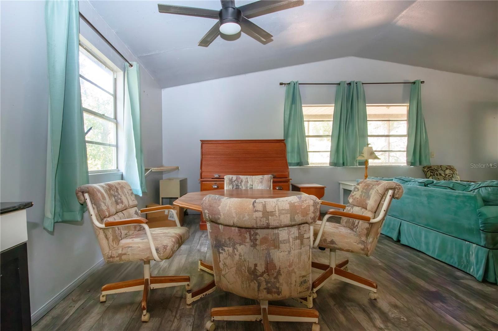 Listing photo id 10 for 1616 Lightfoot Road