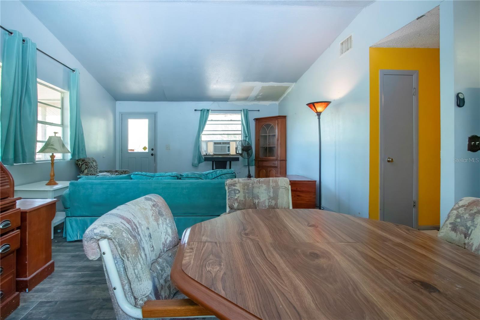 Listing photo id 12 for 1616 Lightfoot Road