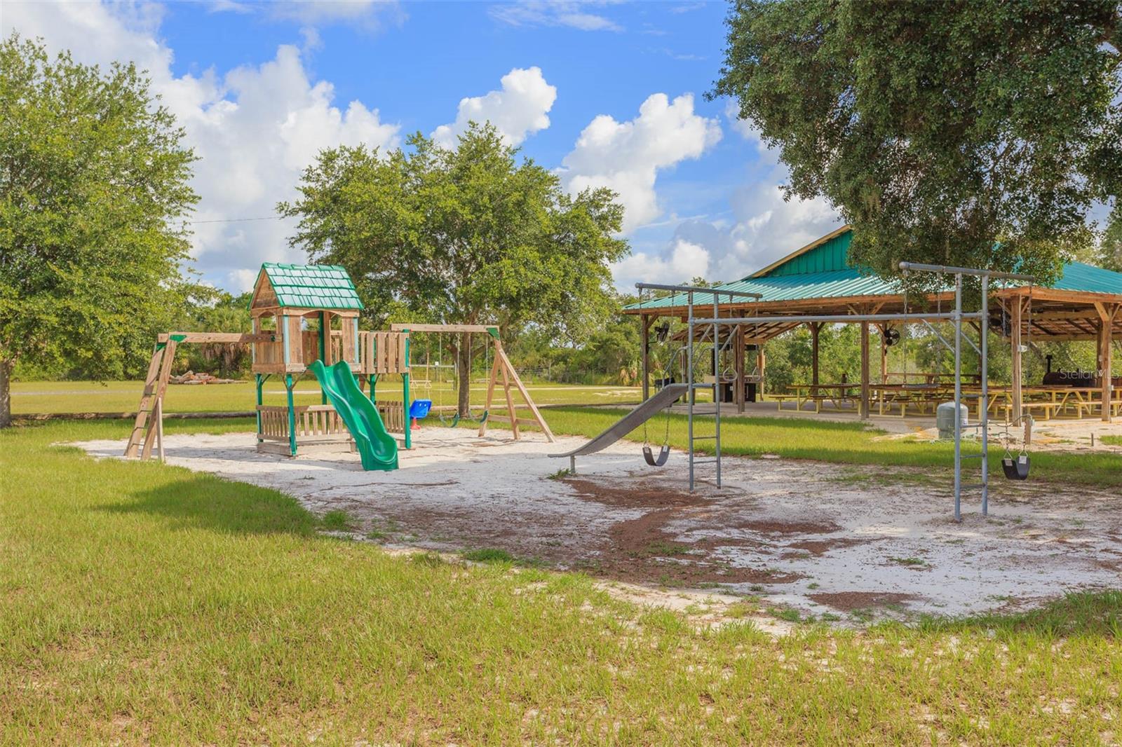 Listing photo id 42 for 1616 Lightfoot Road