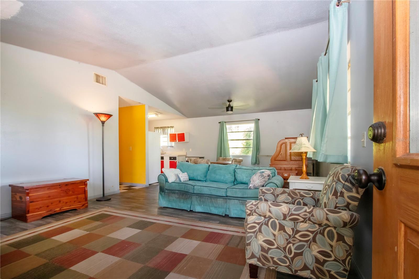 Listing photo id 6 for 1616 Lightfoot Road