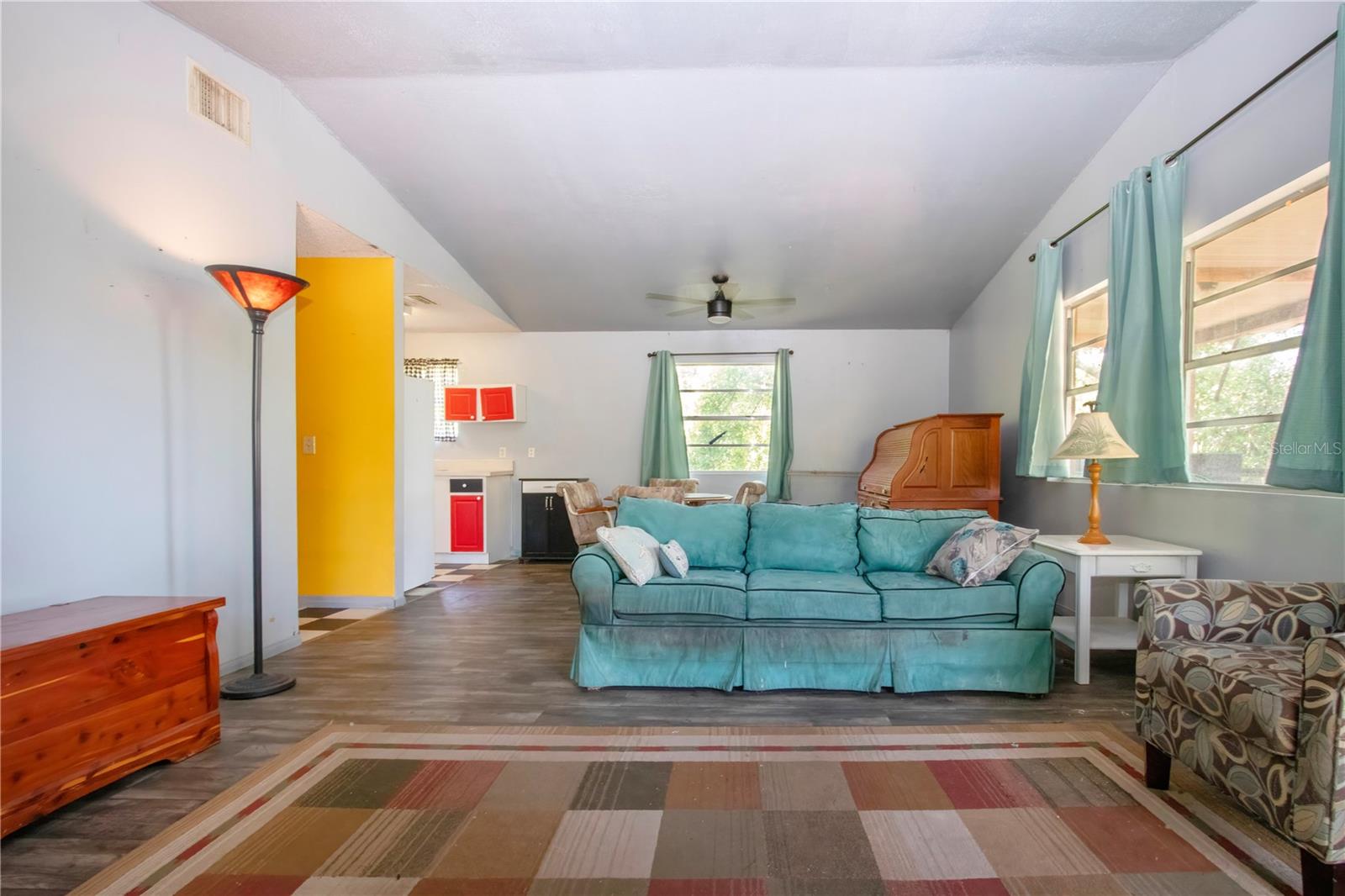 Listing photo id 7 for 1616 Lightfoot Road