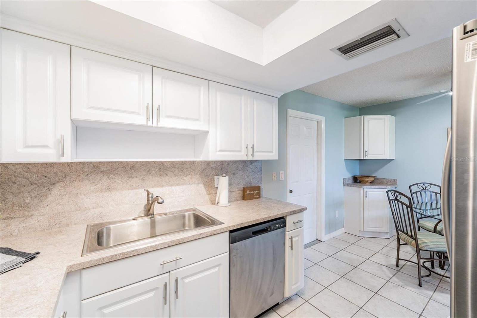 Image 11 of 31 For 1339 Queen Anne Drive C