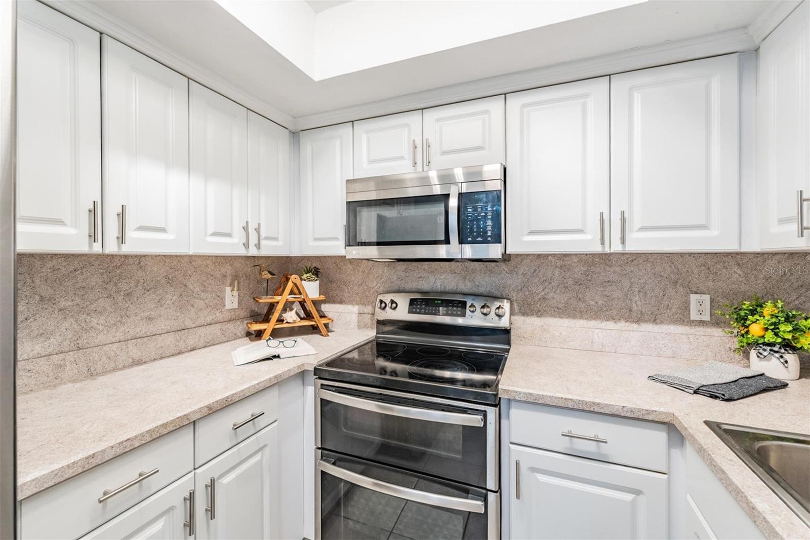 Image 12 of 31 For 1339 Queen Anne Drive C