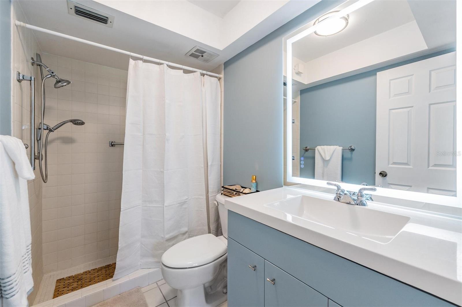 Image 17 of 31 For 1339 Queen Anne Drive C