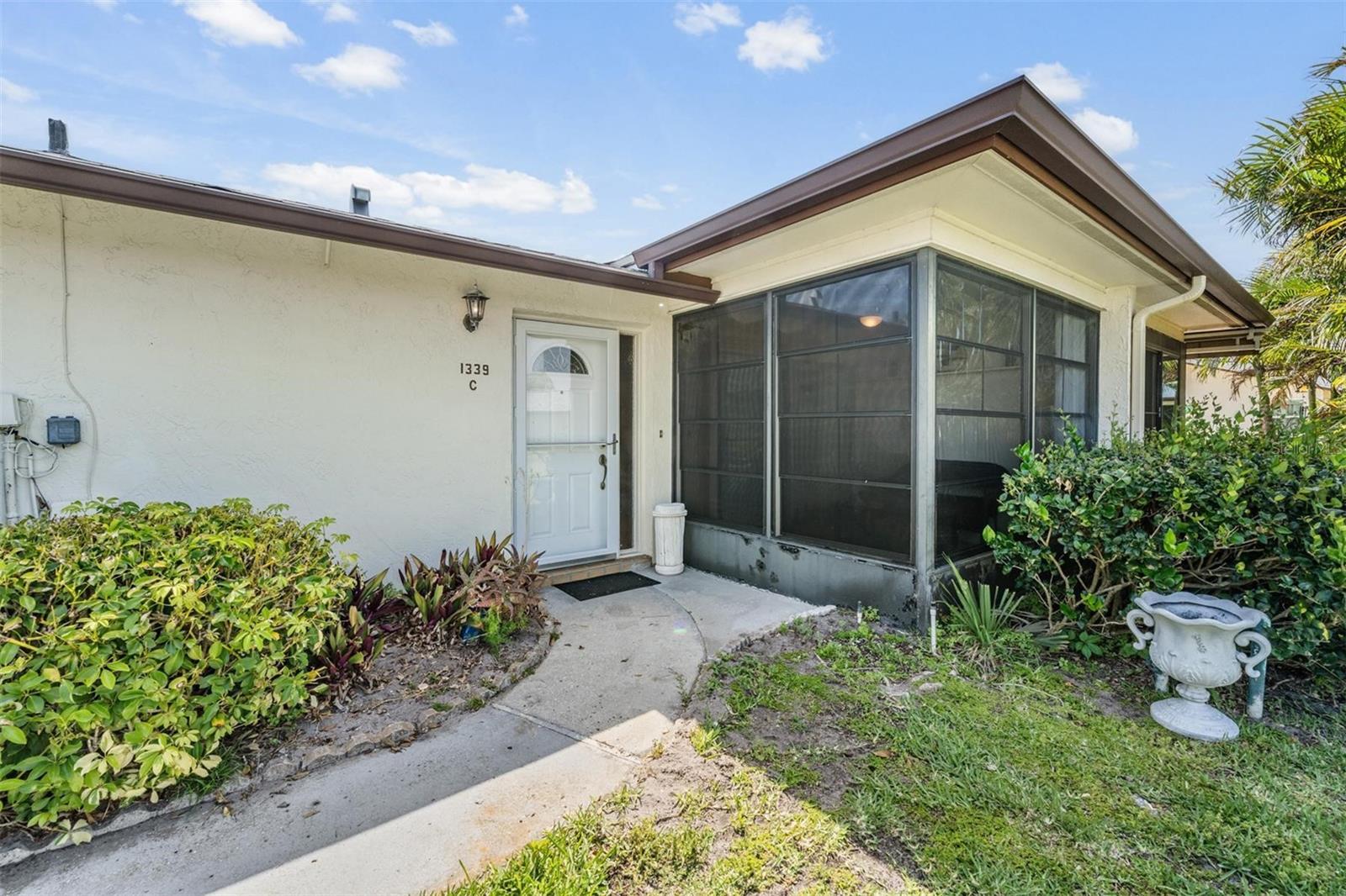Image 2 of 31 For 1339 Queen Anne Drive C