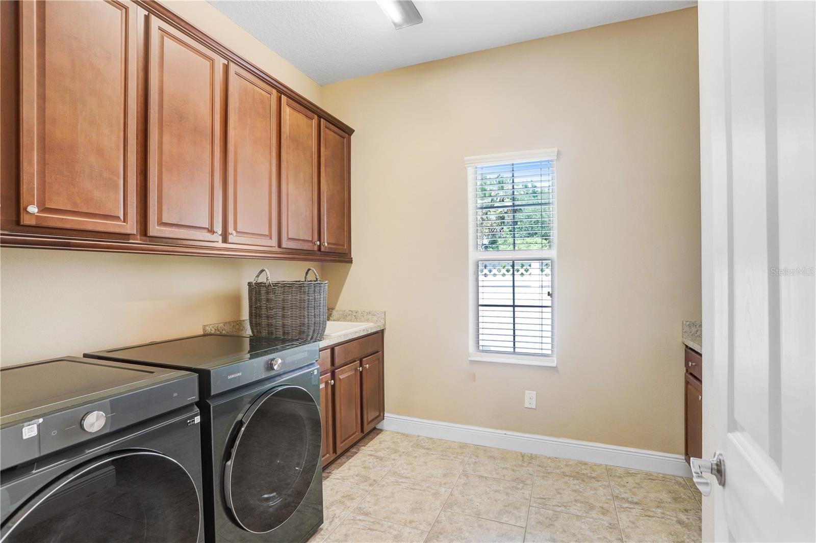 Image 7 of 66 For 3243 Watermark Drive