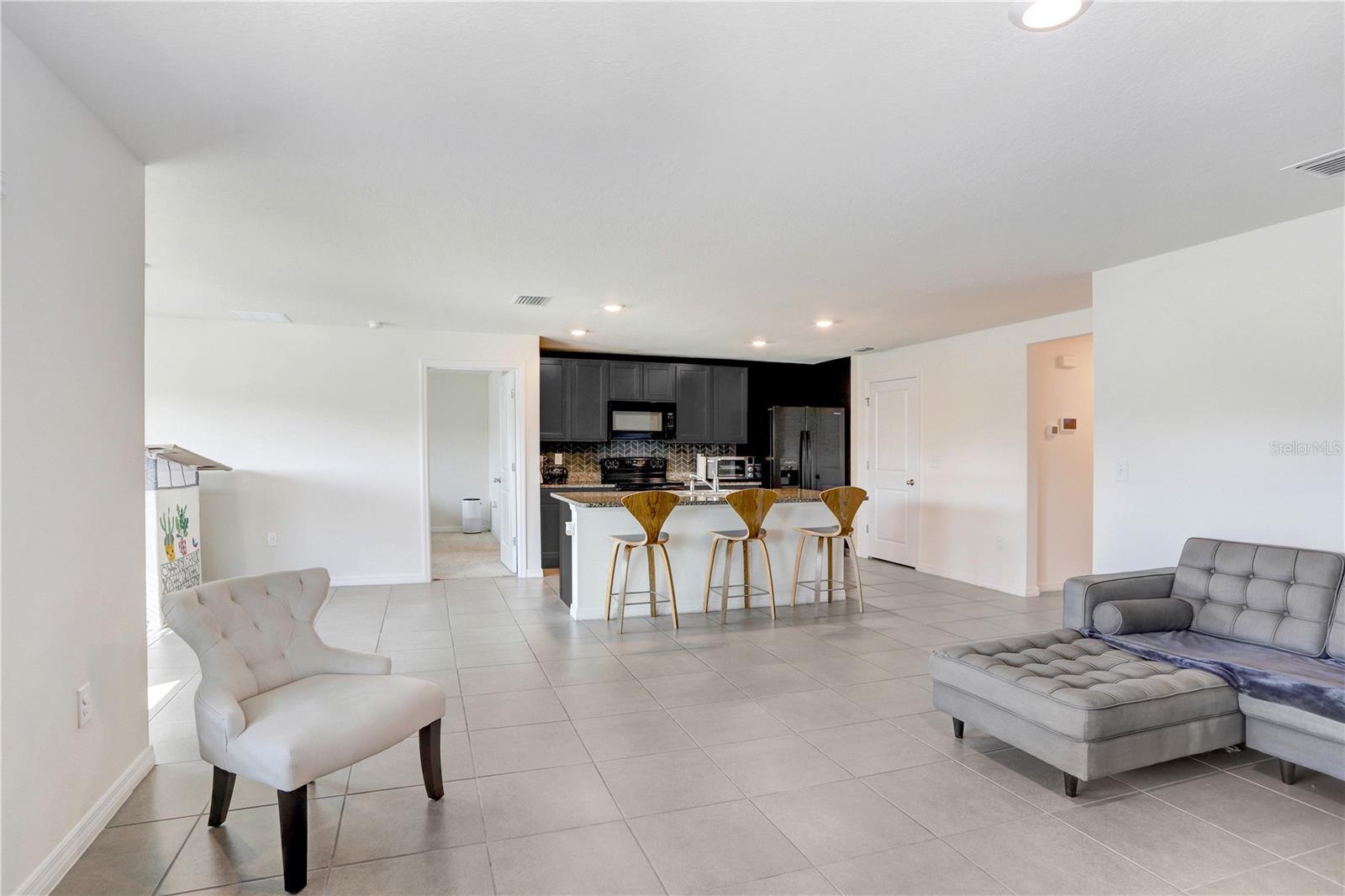 Listing photo id 12 for 7929 Sail Clover Lane