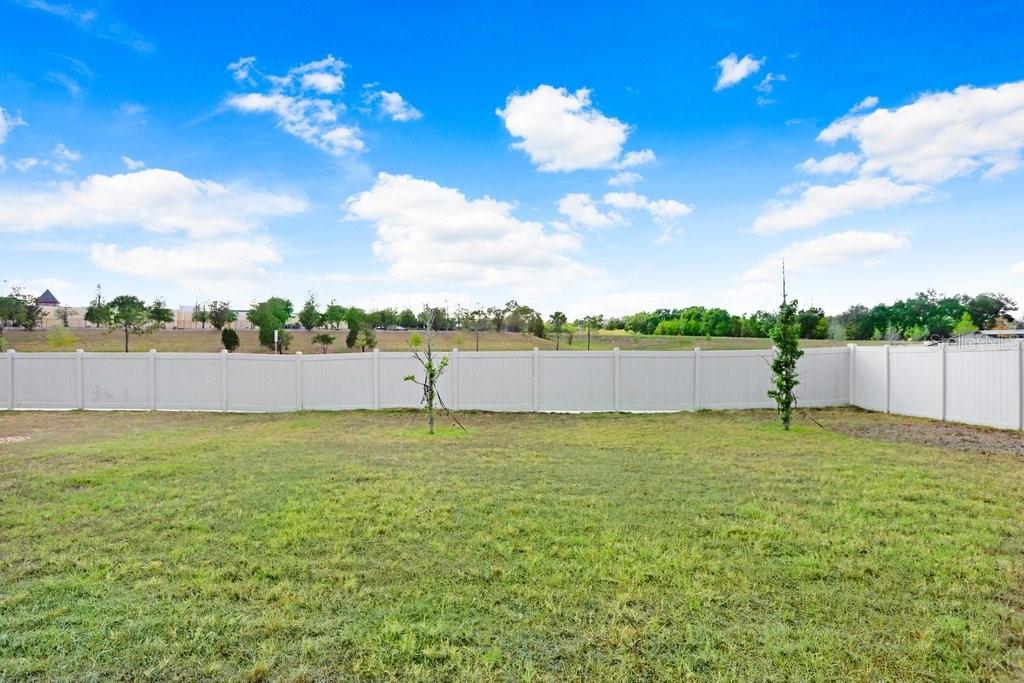Listing photo id 20 for 7929 Sail Clover Lane