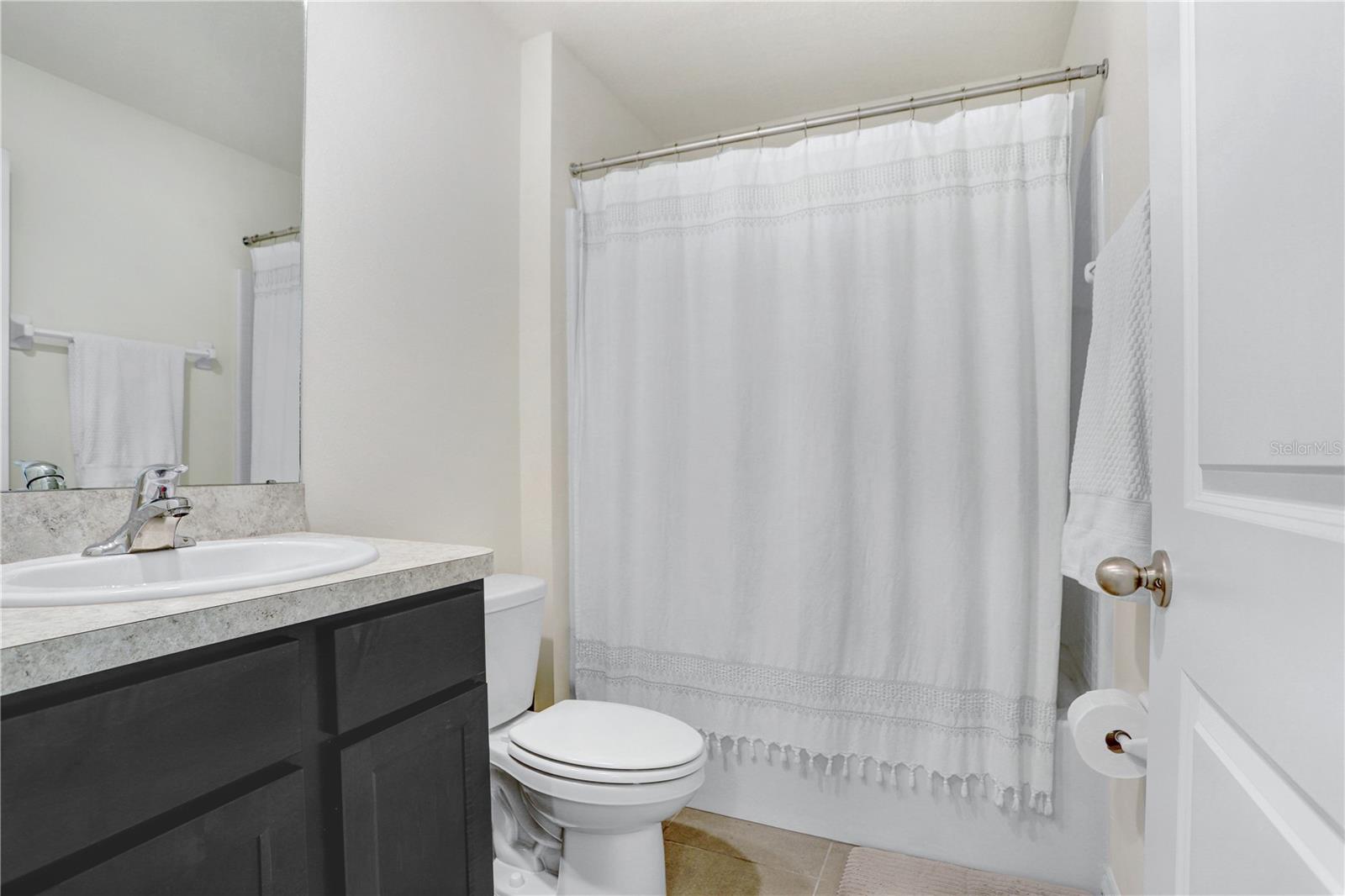 Listing photo id 3 for 7929 Sail Clover Lane