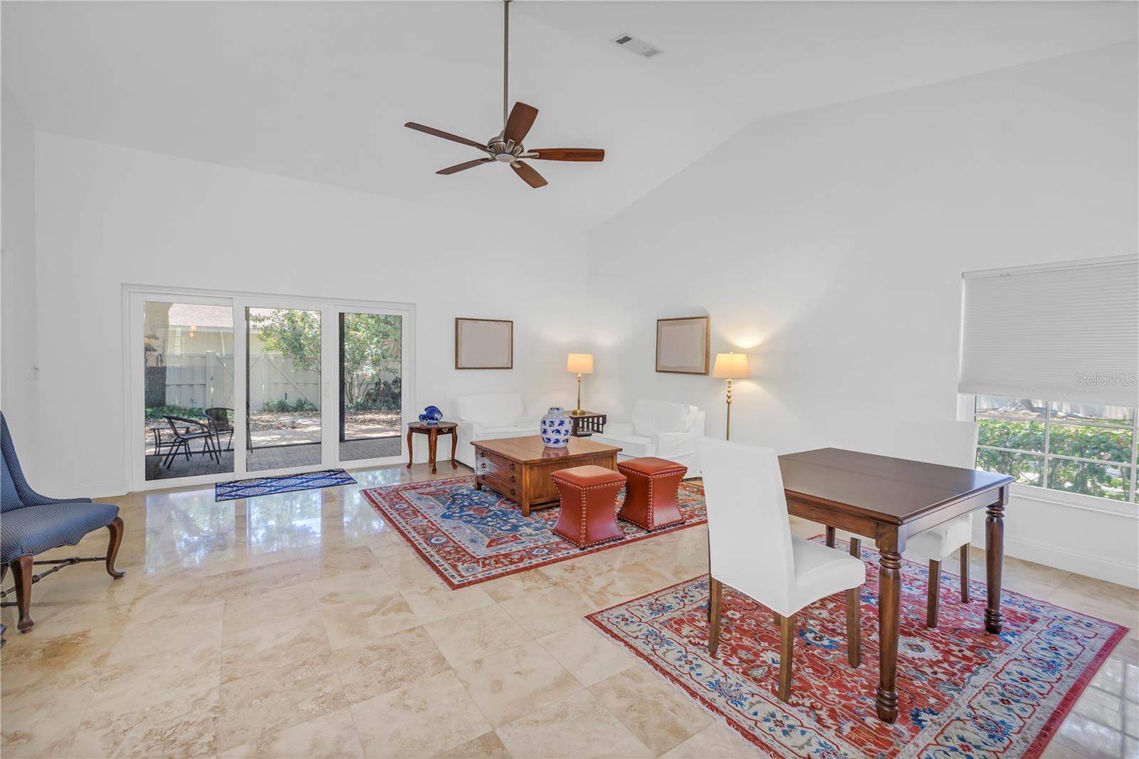 Image 2 of 28 For 826 Glades Court Ne