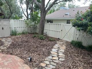 Image 20 of 28 For 826 Glades Court Ne
